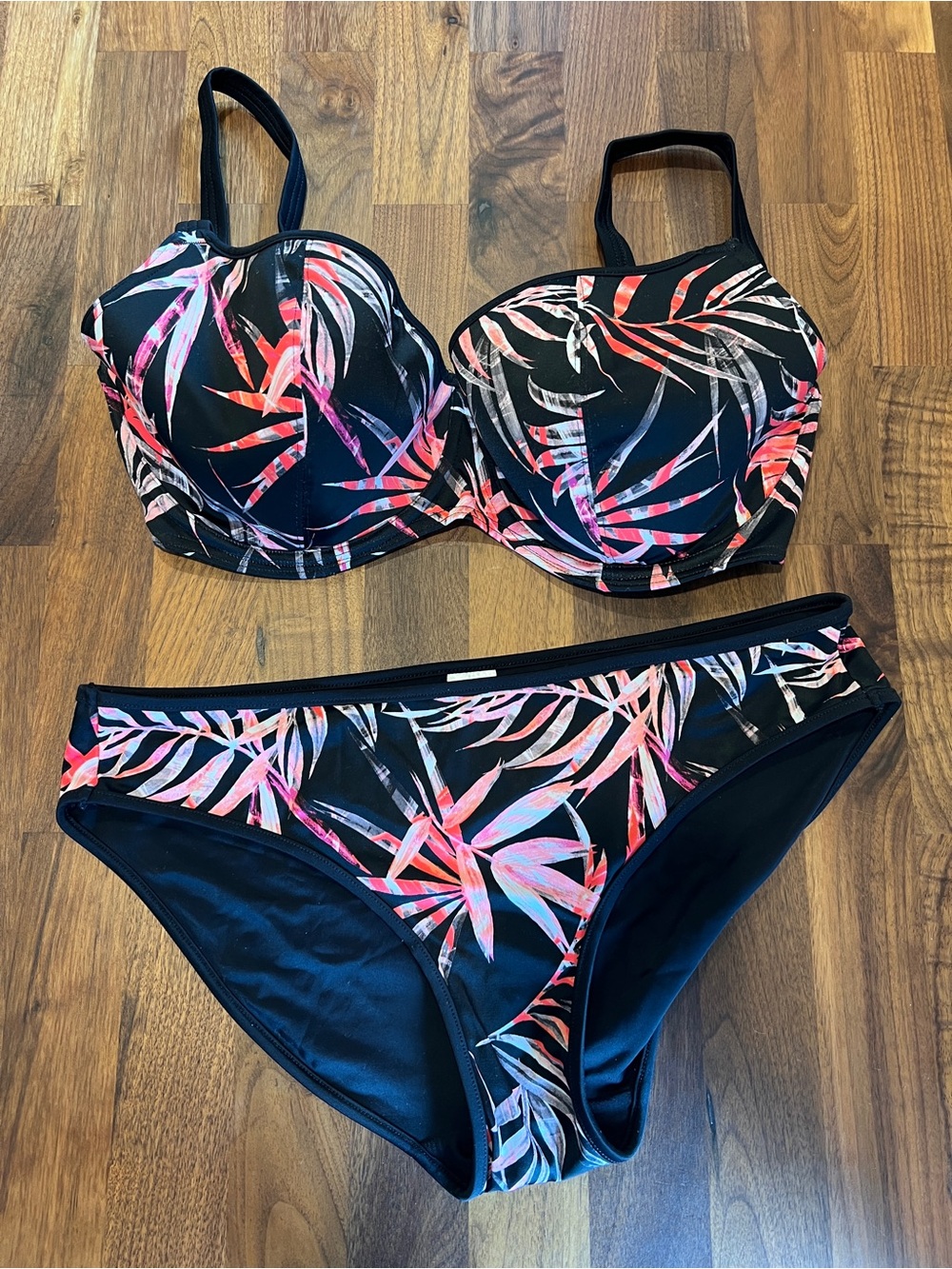 Freya Black Sunset Palm Padded Bikini Set 32I M Pink Coral Black Leaf Print
